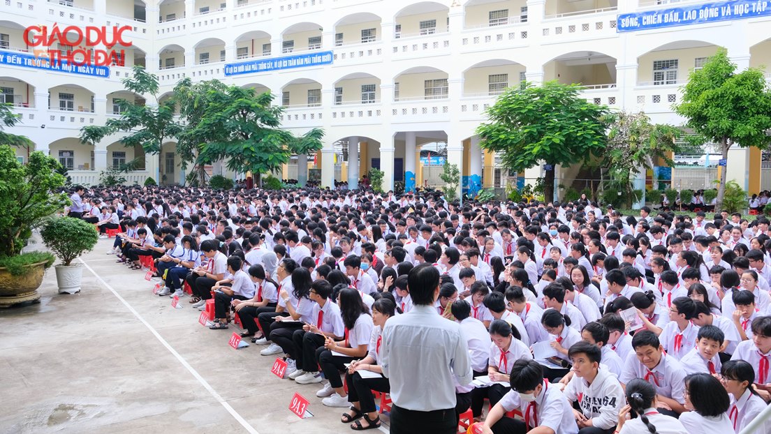 Chuyên đề Kỹ năng sử dụng mạng an toàn, hiệu quả tại Trường THCS Đoàn Thị Điểm (quận Ninh Kiều, TP Cần Thơ)